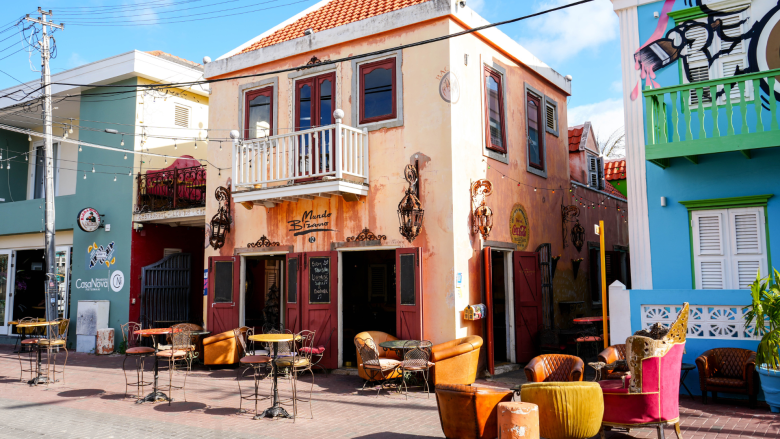 Outdoor café with Caribbean decor in Willemstad
