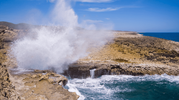Powerful waves crashing in Shete Boka National Park – Curaçao
